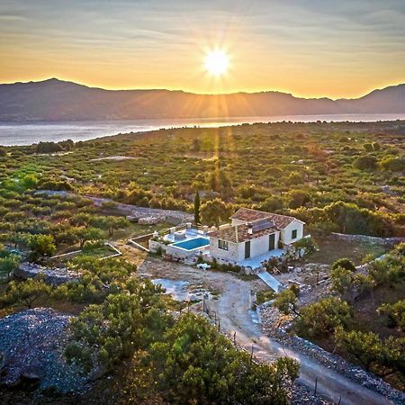 Villa Little Hill Postira Bagian luar foto