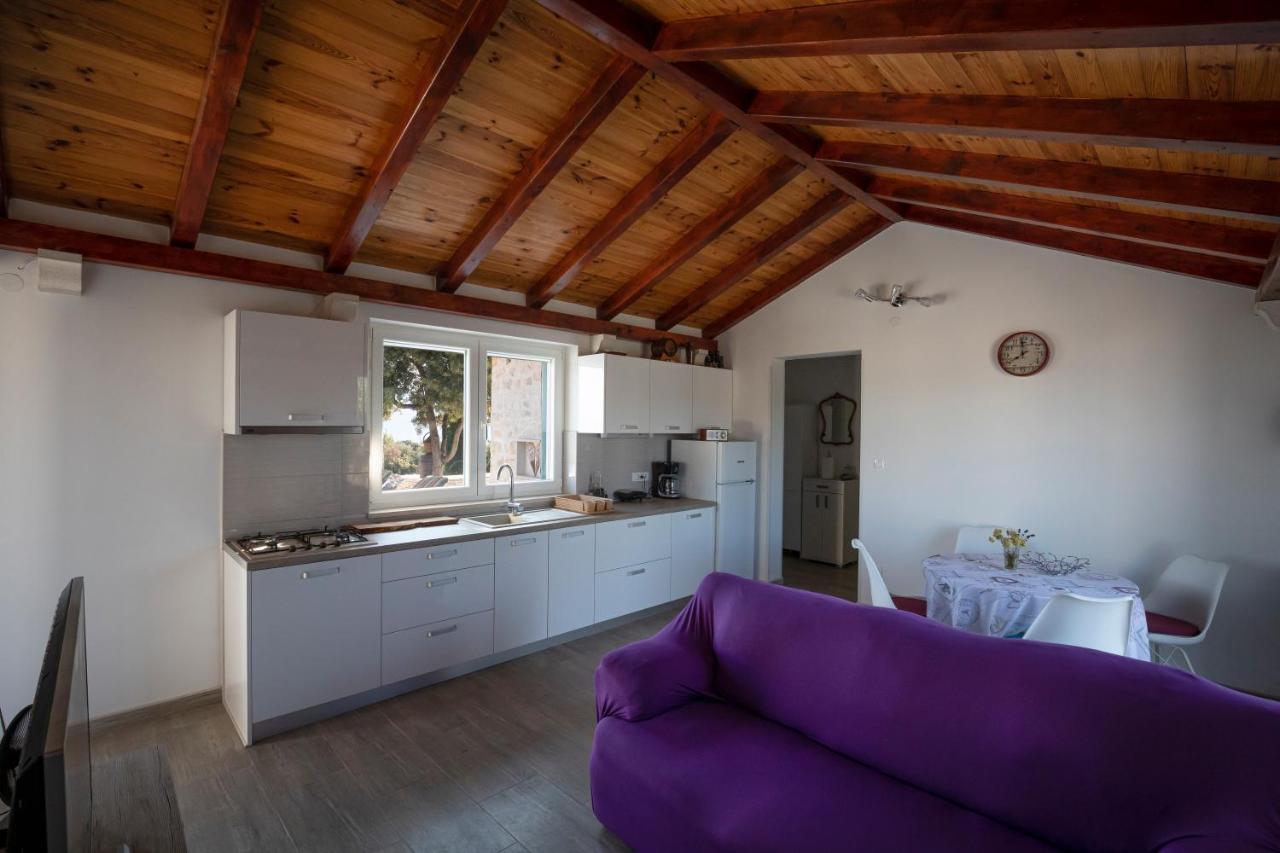 Villa Little Hill Postira Bagian luar foto