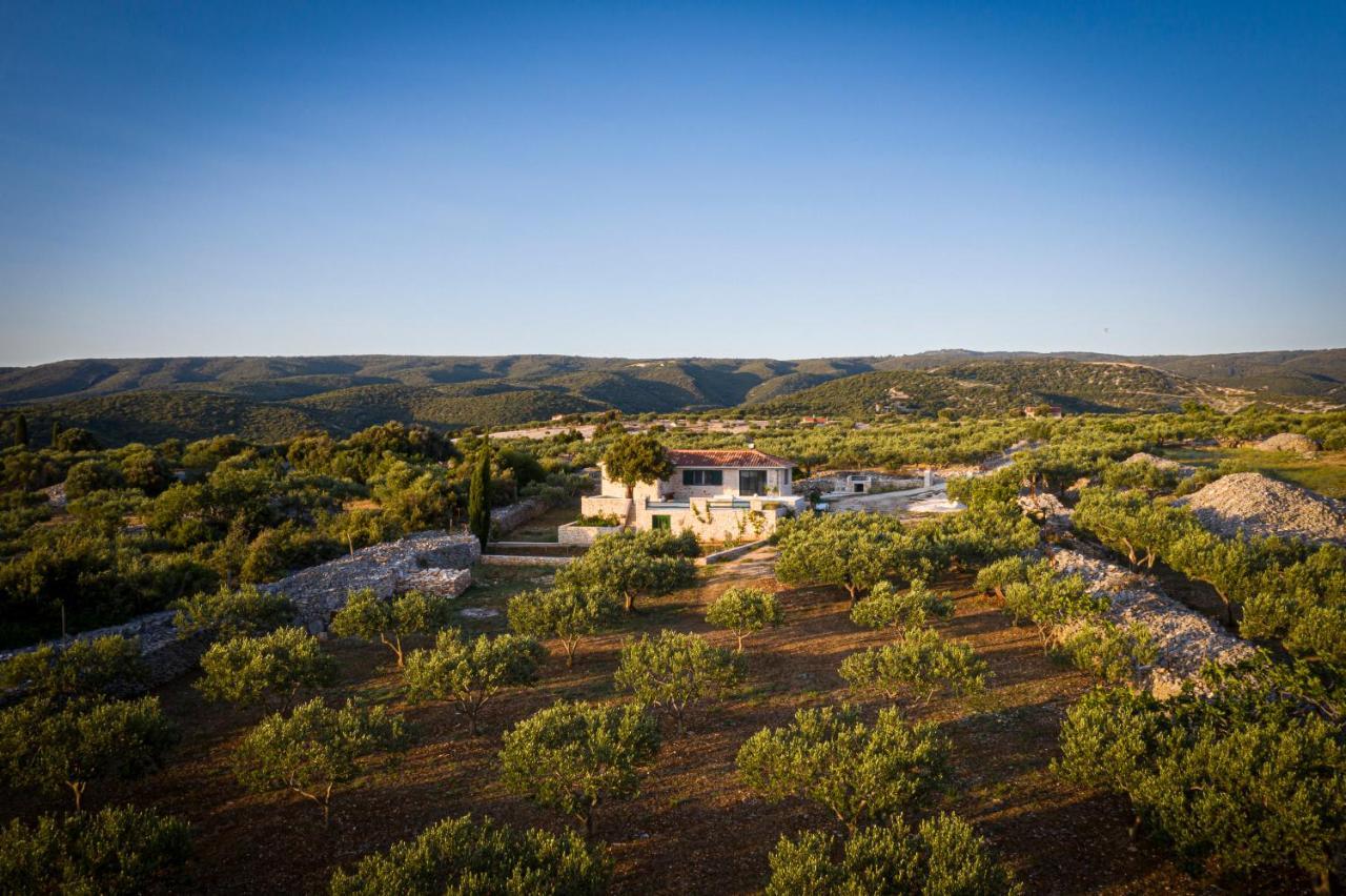 Villa Little Hill Postira Bagian luar foto