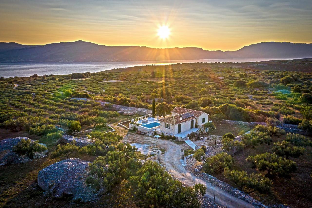 Villa Little Hill Postira Bagian luar foto