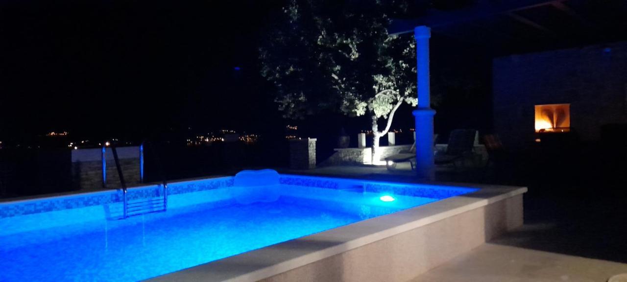 Villa Little Hill Postira Bagian luar foto
