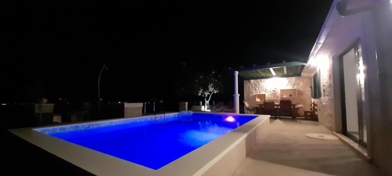 Villa Little Hill Postira Bagian luar foto